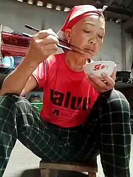 -Xuka-200 online show from 10-31-25, 04:20