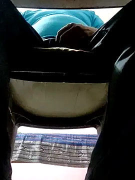 Snapshot of Famit025 chatting on 10-09-25, 12:28 Famit025 online show from 10-09-25, 12:28