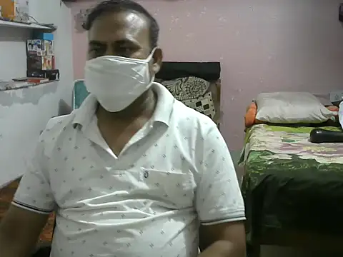 Snapshot of Famit025 chatting on 02-14-26, 05:35 Famit025 online show from 02-14-26, 05:35