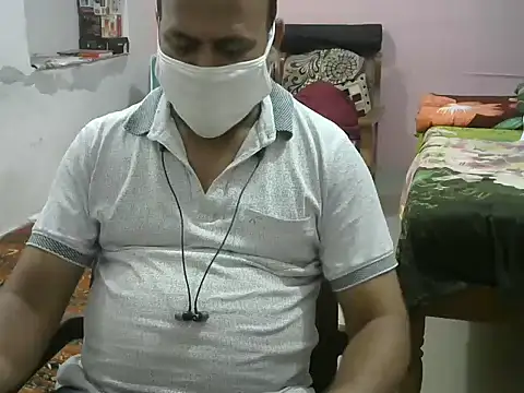 Snapshot of Famit025 chatting on 02-15-26, 06:07 Famit025 online show from 02-15-26, 06:07