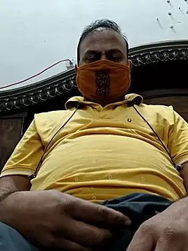 Snapshot of Famit025 chatting on 01-19-26, 07:45 Famit025 online show from 01-19-26, 07:45