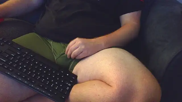 Snapshot of thighguy30 chatting on 09-12-25, 03:06 thighguy30 online show from 09-12-25, 03:06