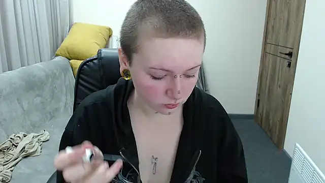 Nika Snow online show from 10-07-25, 08:04
