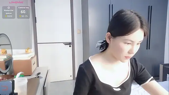 Snapshot of luckckcj chatting on 02-08-26, 04:10 luckckcj online show from 02-08-26, 04:10