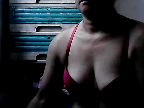 yoursPinayMama1682 online show from 10-01-25, 11:52