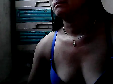 yoursPinayMama1682 online show from 10-24-25, 06:12