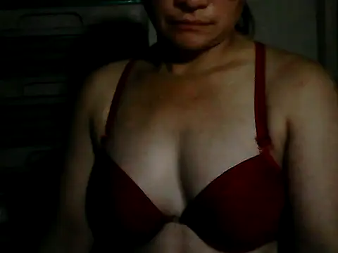 yoursPinayMama1682 online show from 10-01-25, 11:47