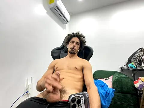 Snapshot of Stringin69 chatting on 12-04-25, 06:01 Stringin69 online show from 12-04-25, 06:01