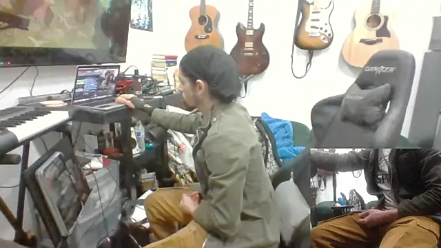 Snapshot of Stringin69 chatting on 02-06-26, 07:15 Stringin69 online show from 02-06-26, 07:15