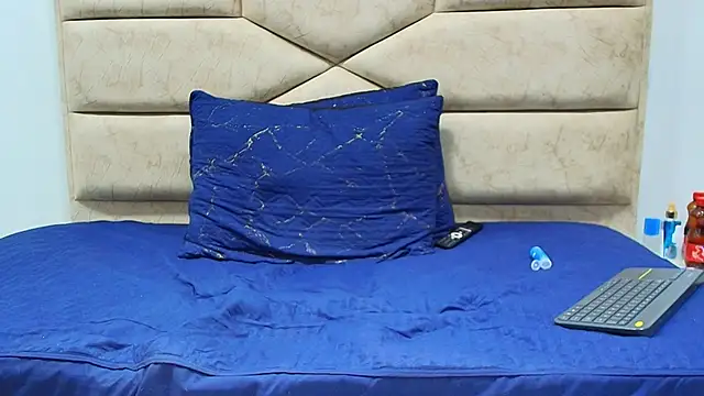 Angell cooper online show from 10-10-25, 02:18