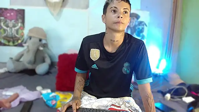 Snapshot of Dorland777 chatting on 09-10-25, 01:15 Dorland777 online show from 09-10-25, 01:15