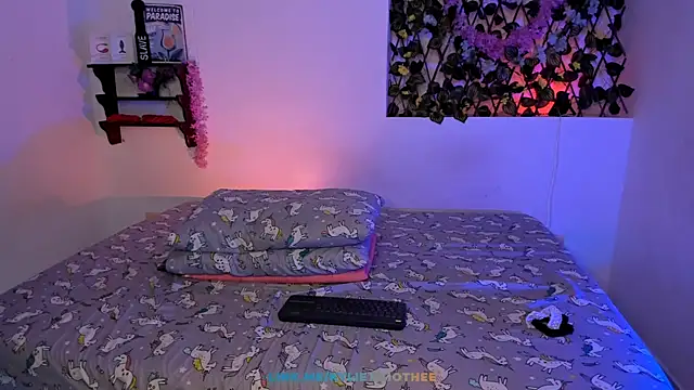 kylietimothee online show from 04-07-26, 04:53