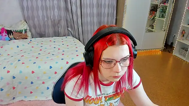 Snapshot of Margot_Berry chatting on 09-28-25, 04:03 Margot Berry online show from 09-28-25, 04:03