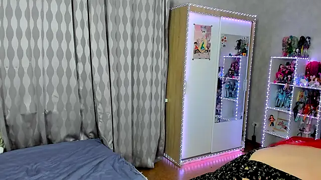 Snapshot of Margot_Berry chatting on 09-14-25, 06:30 Margot Berry online show from 09-14-25, 06:30