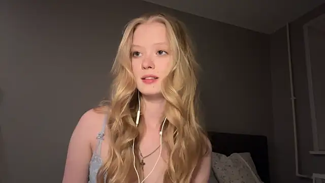 Snapshot of ShyGirl145 chatting on 09-09-25, 06:28 ShyGirl145 online show from 09-09-25, 06:28