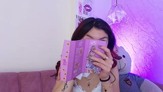 april bennett online show from 10-18-25, 01:02