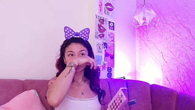 april bennett online show from 10-21-25, 12:26