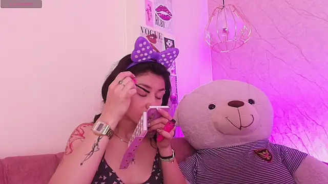 april bennett online show from 11-05-25, 12:19