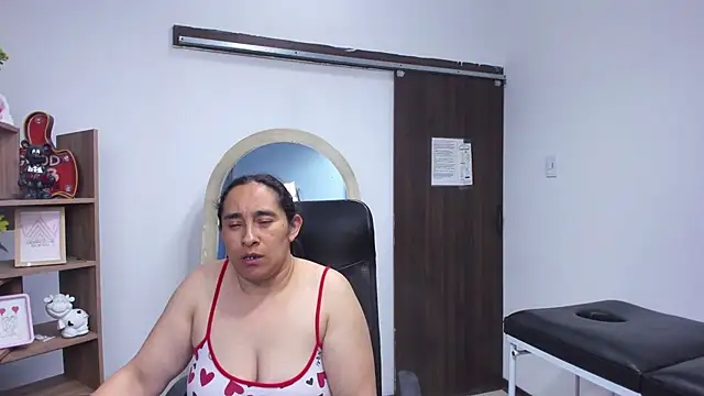 Snapshot of LeilaSmith_ chatting on 05-15-26, 12:03 LeilaSmith online show from 05-15-26, 12:03
