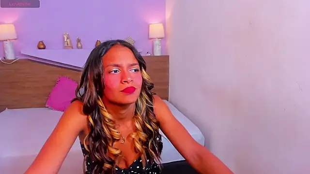 BiancaEmber9 online show from 09-29-25, 11:49