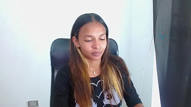 BiancaEmber9 online show from 09-10-25, 03:44