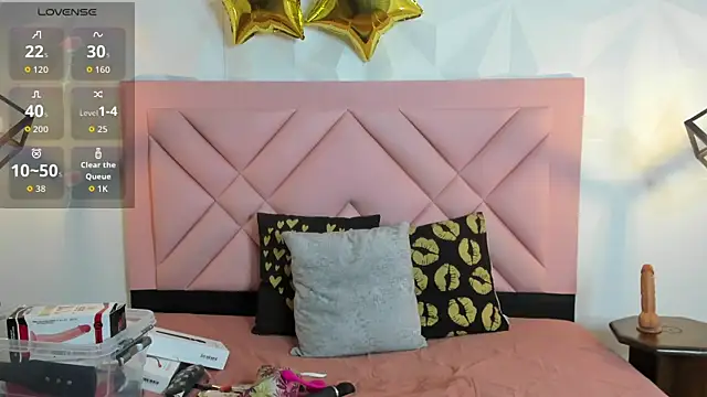 Caroline daring online show from 07-11-26, 12:16