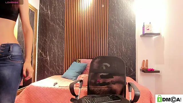 Caroline daring online show from 06-29-26, 03:46