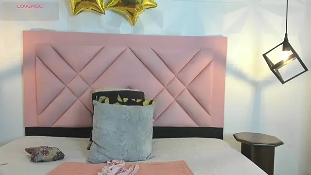 Caroline daring online show from 07-09-26, 12:37