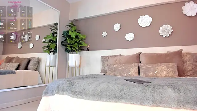 VictoriaShelby online show from 02-17-26, 12:02