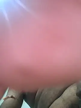 Snapshot of Chanderi19 chatting on 09-10-25, 10:20 Chanderi19 online show from 09-10-25, 10:20