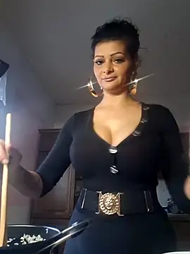 Pillango1212 online show from 11-27-25, 12:05