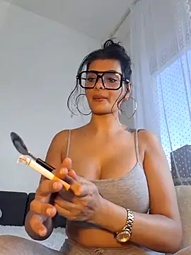 Pillango1212 online show from 10-30-25, 09:29