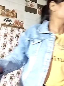 Hot-Pooja25 online show from 02-09-26, 03:43