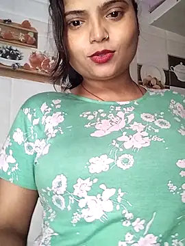 Hot-Pooja25 online show from 04-28-26, 02:38