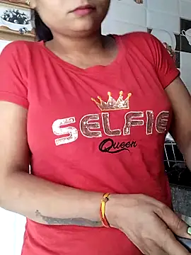 Hot-Pooja25 online show from 04-24-26, 01:40