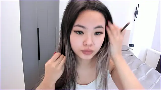 Maakimita online show from 10-16-25, 07:27