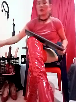 Snapshot of NicolLady chatting on 02-05-26, 12:17 NicolLady online show from 02-05-26, 12:17