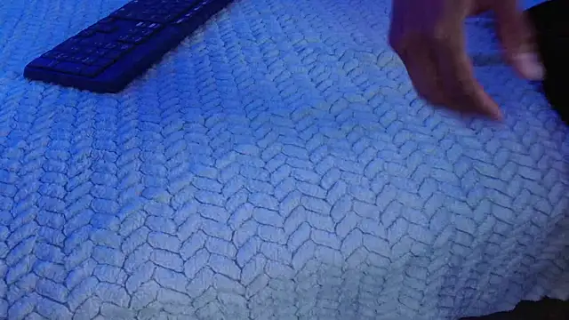 Snapshot of hot_people1 chatting on 02-14-26, 01:11 hot people1 online show from 02-14-26, 01:11