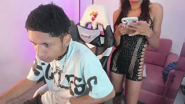 Snapshot of hot_people1 chatting on 01-17-26, 01:26 hot people1 online show from 01-17-26, 01:26