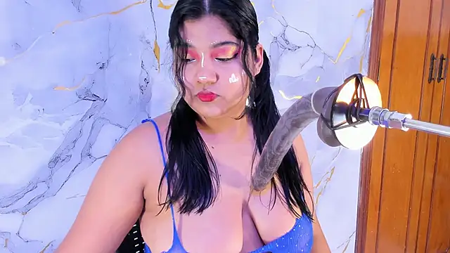 Snapshot of mysticlatina1 chatting on 04-15-26, 11:49 mysticlatina1 online show from 04-15-26, 11:49