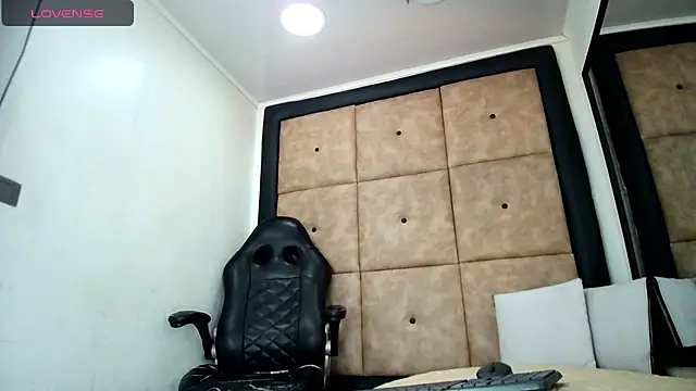 BrindyMichell online show from 09-30-25, 07:53