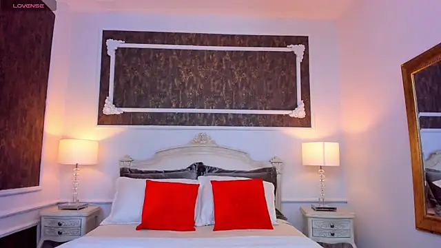 SharonBonet online show from 10-27-25, 01:56