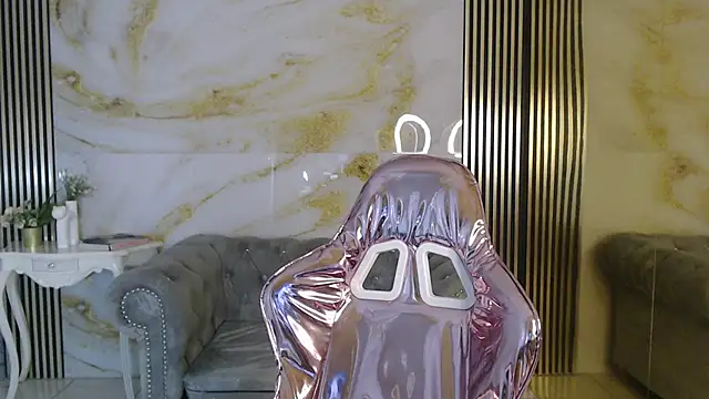 Snapshot of catalina5_s chatting on 02-05-26, 01:07 catalina5 s online show from 02-05-26, 01:07