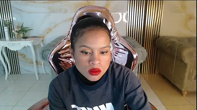 Snapshot of catalina5_s chatting on 02-27-26, 01:11 catalina5 s online show from 02-27-26, 01:11