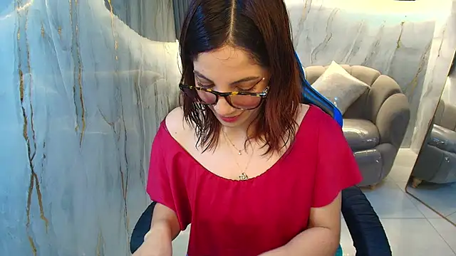 nadia r  online show from 06-28-26, 12:22