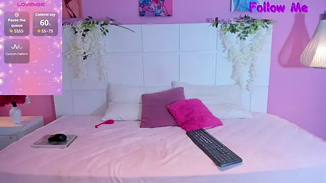 Snapshot of Emajhonsson1 chatting on 09-12-25, 09:03 Emajhonsson1 online show from 09-12-25, 09:03