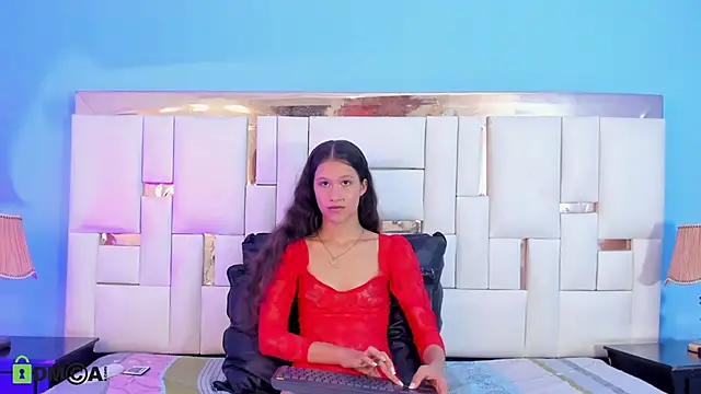 Snapshot of EmmaPetty chatting on 09-12-25, 08:52 EmmaPetty online show from 09-12-25, 08:52