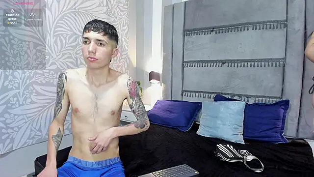 Snapshot of kitty_ass__ chatting on 09-24-25, 03:18 kitty ass online show from 09-24-25, 03:18