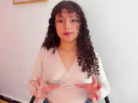 Sofiapassionne online show from 11-18-25, 12:30