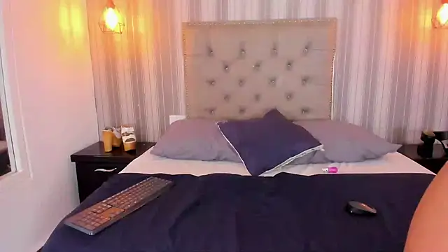 Sofiapassionne online show from 10-17-25, 12:40